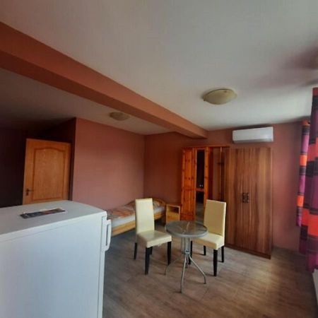 Hotel Ikszt Vendeghaz Dávod Exteriér fotografie