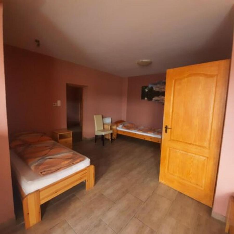 Hotel Ikszt Vendeghaz Dávod Exteriér fotografie