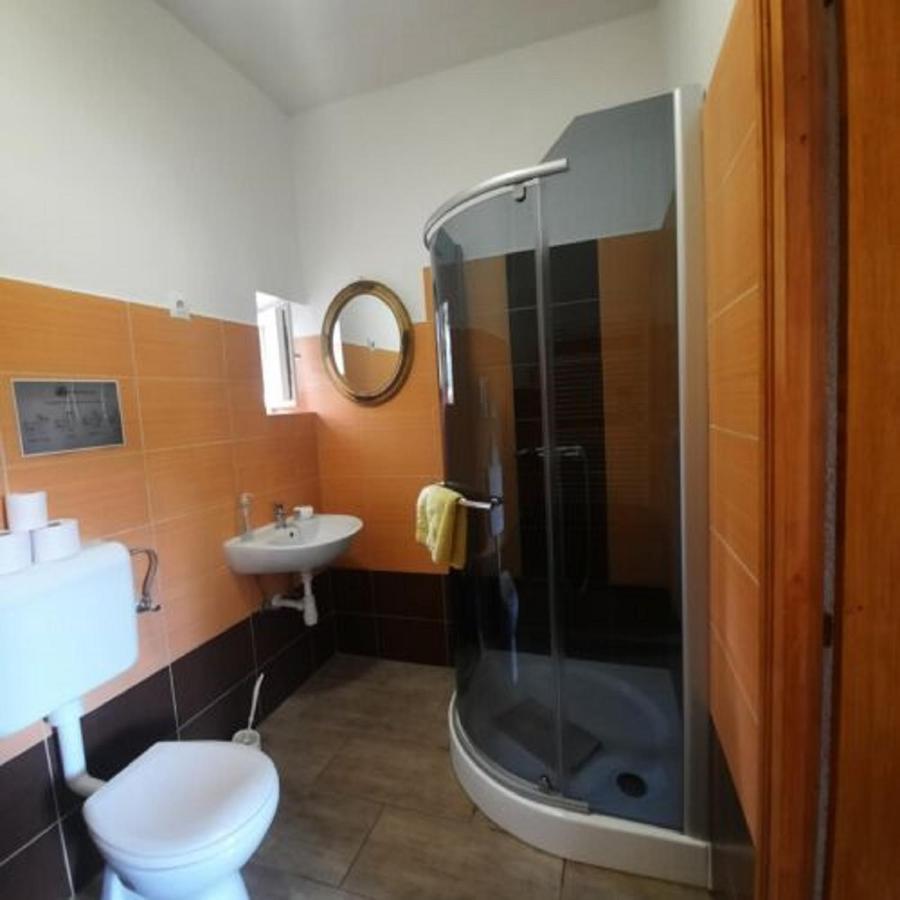 Hotel Ikszt Vendeghaz Dávod Exteriér fotografie