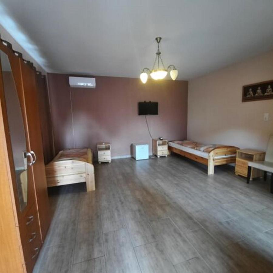 Hotel Ikszt Vendeghaz Dávod Exteriér fotografie